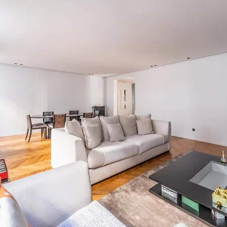 Amazing 2bdr/6pax Next To Champs Elysées Appartamento