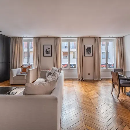 Appartamento Amazing 2bdr/6pax Next To Champs Elysées