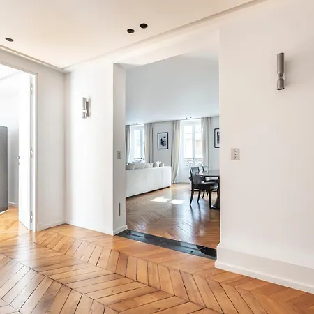 Appartamento Amazing 2bdr/6pax Next To Champs Elysées Parigi
