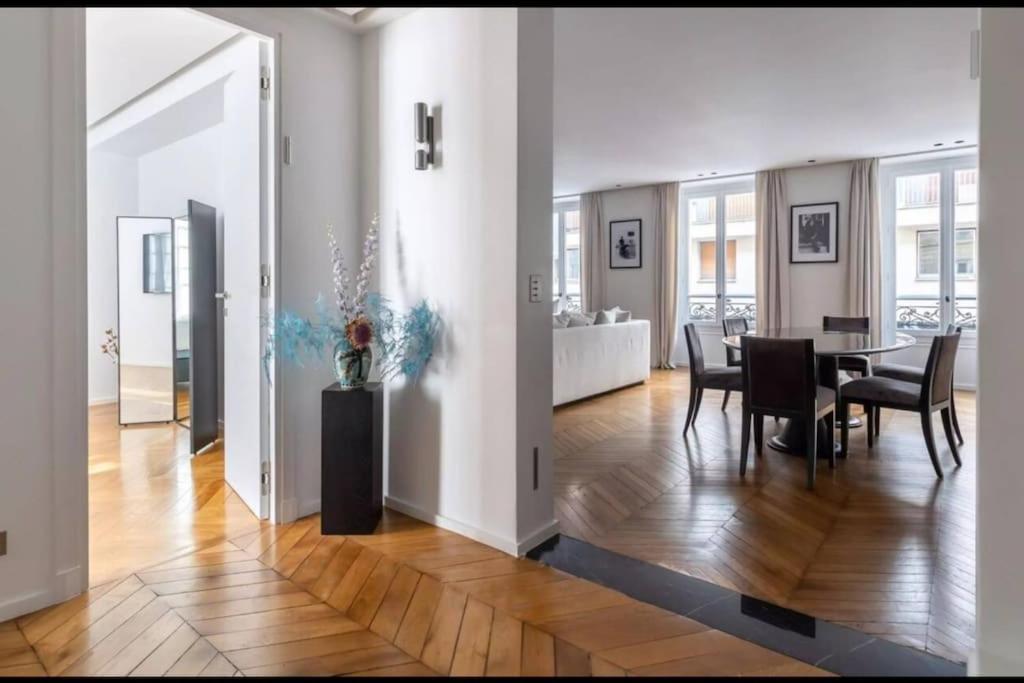 Appartamento Amazing 2bdr/6pax Next To Champs Elysees *