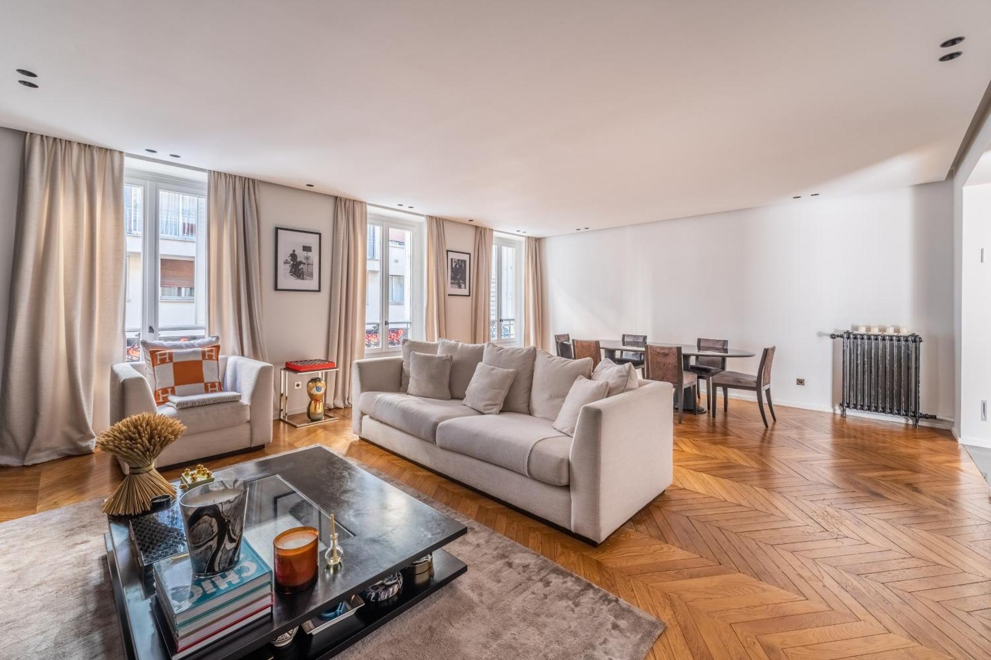 Appartamento Amazing 2bdr/6pax Next To Champs Elysees *