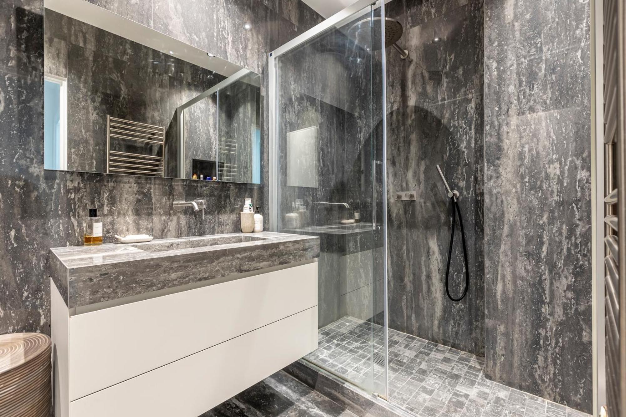 Appartamento Amazing 2bdr/6pax Next To Champs Elysees Parigi
