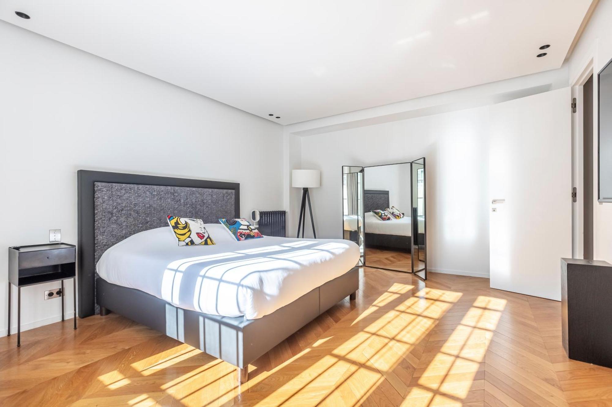 Amazing 2bdr/6pax Next To Champs Elysees Parigi