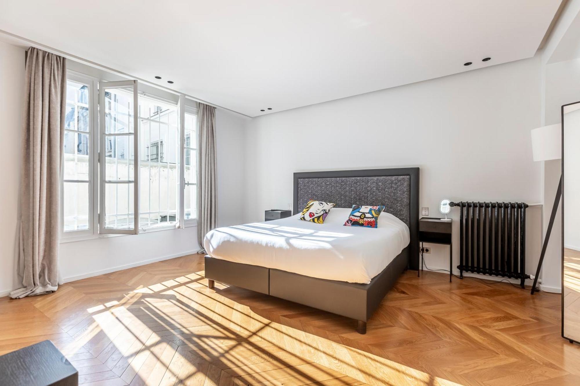 Appartamento Amazing 2bdr/6pax Next To Champs Elysees